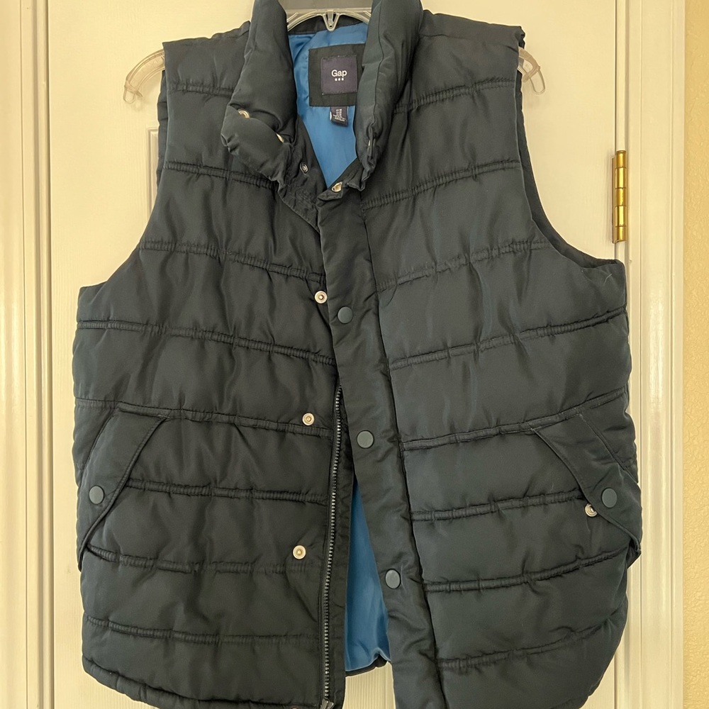 GAP Black Quilted Puffer Vest